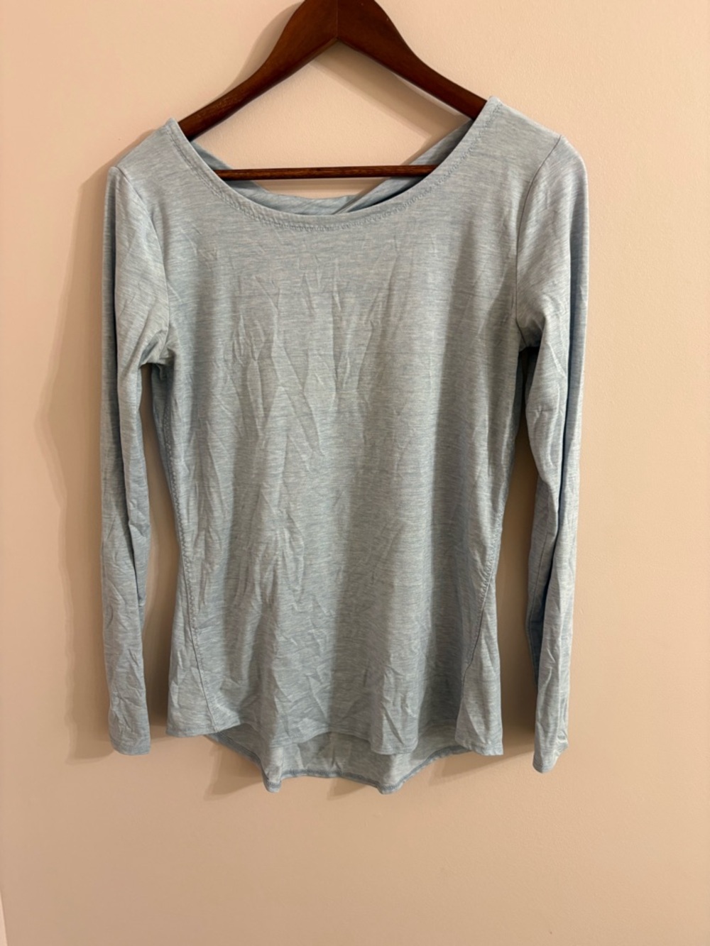 Athleta Women's Light Blue Long Sleeve Scoop Neck Tee